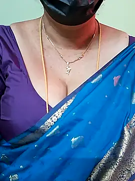 Snapshot of ananya956 chatting on 02.18.25 ananya956 online show from 02.18.25