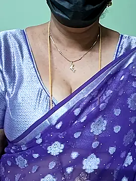 Snapshot of ananya956 chatting on 02.19.25 ananya956 online show from 02.19.25