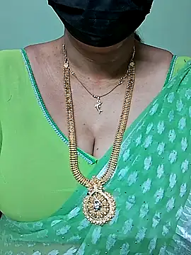 Snapshot of ananya956 chatting on 02.21.25 ananya956 online show from 02.21.25
