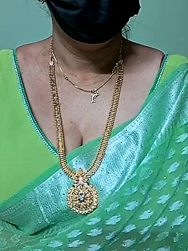 Snapshot of ananya956 chatting on 02.21.25 ananya956 online show from 02.21.25