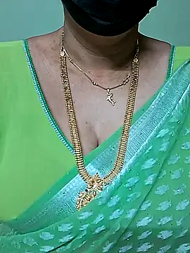 Snapshot of ananya956 chatting on 02.21.25 ananya956 online show from 02.21.25