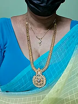 Snapshot of ananya956 chatting on 02.24.25 ananya956 online show from 02.24.25