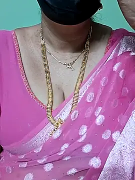 Snapshot of ananya956 chatting on 02.25.25 ananya956 online show from 02.25.25