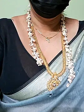 Snapshot of ananya956 chatting on 02.27.25 ananya956 online show from 02.27.25