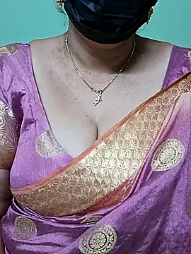 Snapshot of ananya956 chatting on 03.10.25 ananya956 online show from 03.10.25