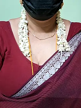 Snapshot of ananya956 chatting on 03.17.25 ananya956 online show from 03.17.25