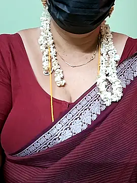 Snapshot of ananya956 chatting on 03.17.25 ananya956 online show from 03.17.25