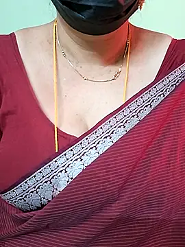 Snapshot of ananya956 chatting on 03.17.25 ananya956 online show from 03.17.25