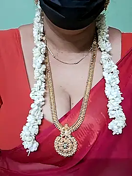 Snapshot of ananya956 chatting on 03.17.25 ananya956 online show from 03.17.25