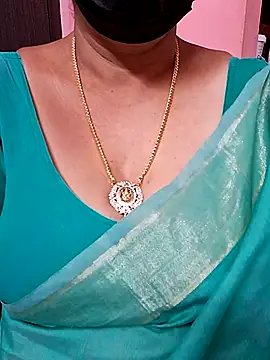 Snapshot of ananya956 chatting on 09.10.25 ananya956 online show from 09.10.25