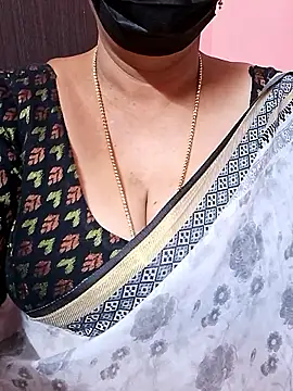 Snapshot of ananya956 chatting on 09.12.25 ananya956 online show from 09.12.25