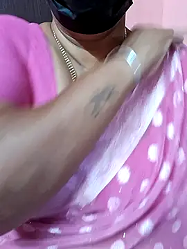 Snapshot of ananya956 chatting on 09.15.25 ananya956 online show from 09.15.25