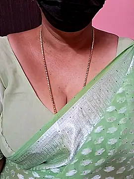 Snapshot of ananya956 chatting on 09.17.25 ananya956 online show from 09.17.25