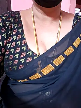 Snapshot of ananya956 chatting on 09.27.25 ananya956 online show from 09.27.25