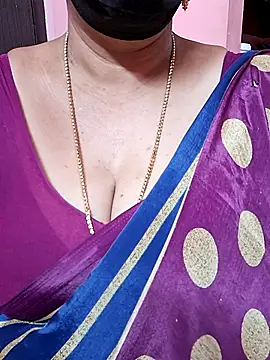 Snapshot of ananya956 chatting on 10.08.25 ananya956 online show from 10.08.25