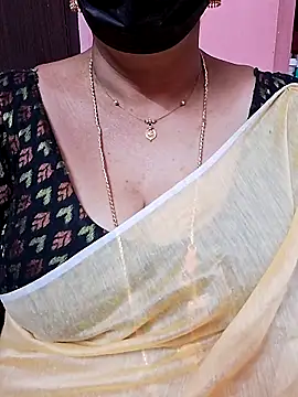 Snapshot of ananya956 chatting on 10.21.25 ananya956 online show from 10.21.25