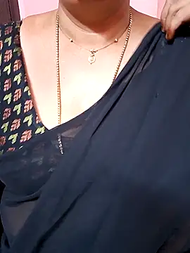 Snapshot of ananya956 chatting on 10.23.25 ananya956 online show from 10.23.25