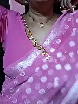 Snapshot of ananya956 chatting on 10.28.25 ananya956 online show from 10.28.25