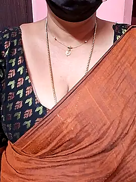 Snapshot of ananya956 chatting on 10.28.25 ananya956 online show from 10.28.25