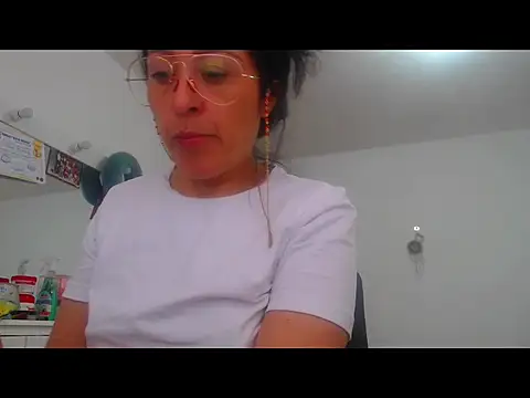 naughthyany16 online show from 12.04.24
