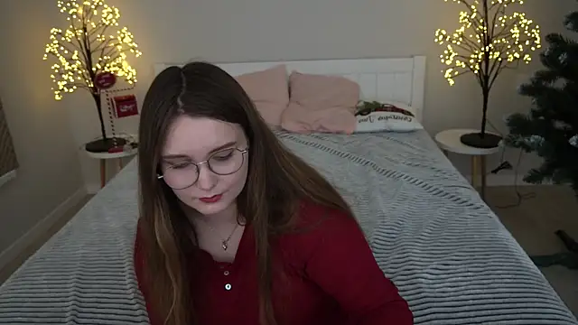 Snapshot of MagicPeachh_ chatting on 12.17.24 MagicPeachh online show from 12.17.24