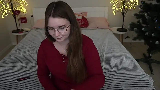 Snapshot of MagicPeachh_ chatting on 12.20.24 MagicPeachh online show from 12.20.24