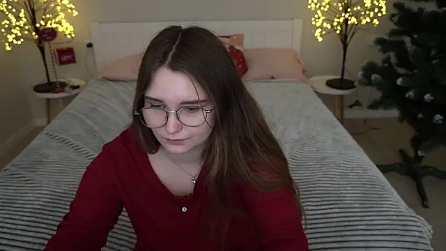 Snapshot of MagicPeachh_ chatting on 12.20.24 MagicPeachh online show from 12.20.24