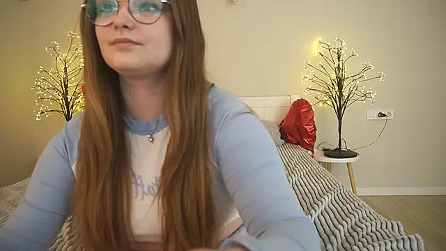 Snapshot of MagicPeachh_ chatting on 03.19.25 MagicPeachh online show from 03.19.25