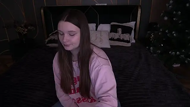 MagicPeachh  online show from 01.12.26