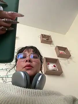 Snapshot of Ramona_Flower chatting on 12.17.24 Ramona Flower online show from 12.17.24