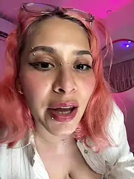 Snapshot of Ramona_Flower chatting on 03.01.25 Ramona Flower online show from 03.01.25