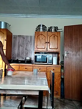 BoyWandaa online show from 03.04.25