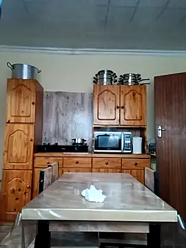 BoyWandaa online show from 03.17.25