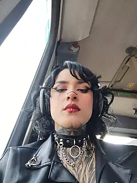 taaylor33 online show from 04.06.26