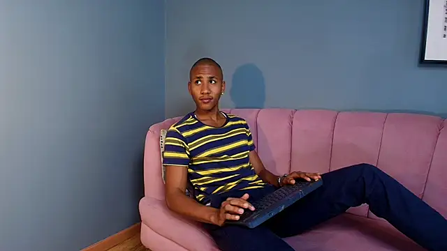 Snapshot of Ethan_Fox11 chatting on 03.10.25 Ethan Fox11 online show from 03.10.25