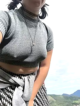 Snapshot of GerallFoxxx chatting on 10.26.25 GerallFoxxx online show from 10.26.25