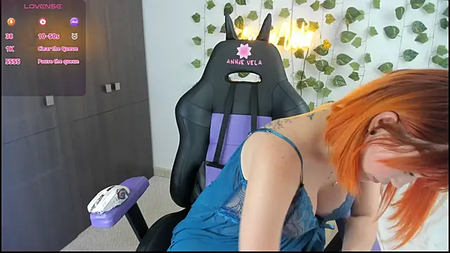 Snapshot of Annie_Velas_ chatting on 09.26.25 Annie Velas online show from 09.26.25