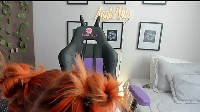 Annie Velas  online show from 02.04.26