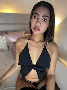 HaileyBaldwin online show from 01.08.25