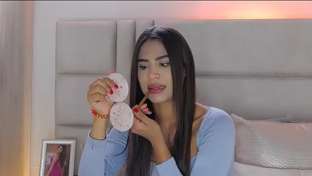 HaileyBaldwin online show from 01.11.25