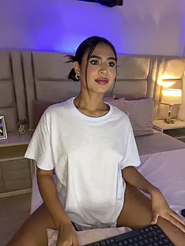 HaileyBaldwin online show from 02.06.25