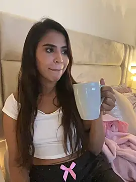 HaileyBaldwin online show from 02.19.25