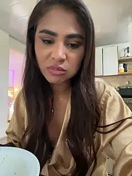 HaileyBaldwin online show from 03.22.25