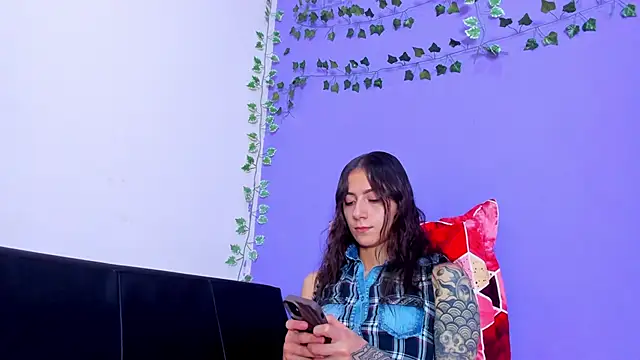 Snapshot of scarlet-jonesx chatting on 03.09.25 scarlet-jonesx online show from 03.09.25