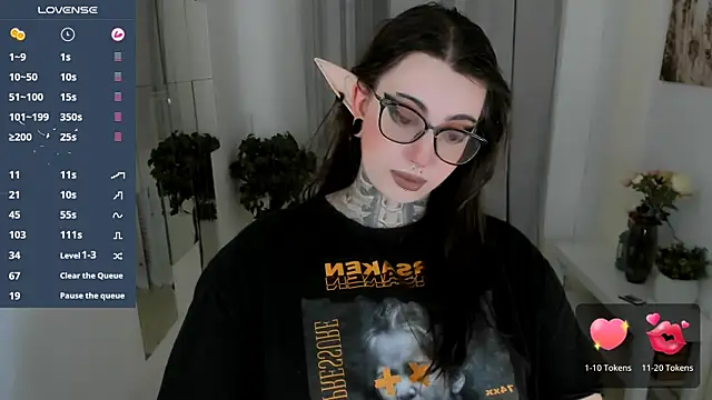 Snapshot of Dixi_Pixi_ chatting on 10.09.25 Dixi Pixi online show from 10.09.25