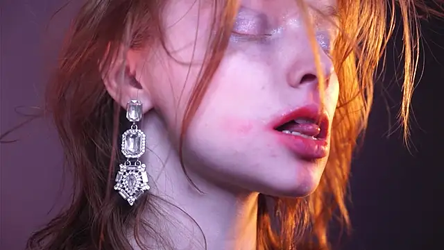 ginger hugs online show from 12.28.24