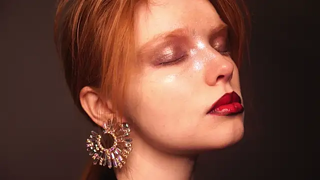 ginger hugs online show from 01.04.25