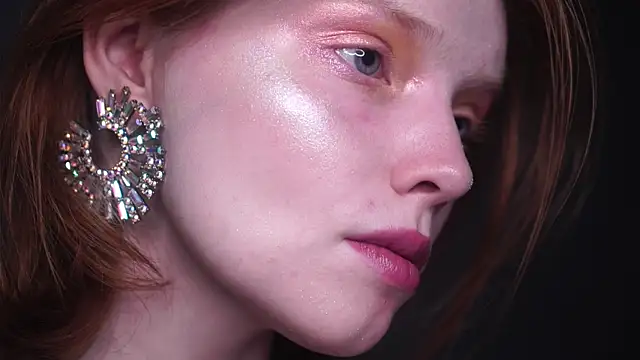 ginger hugs online show from 02.10.25