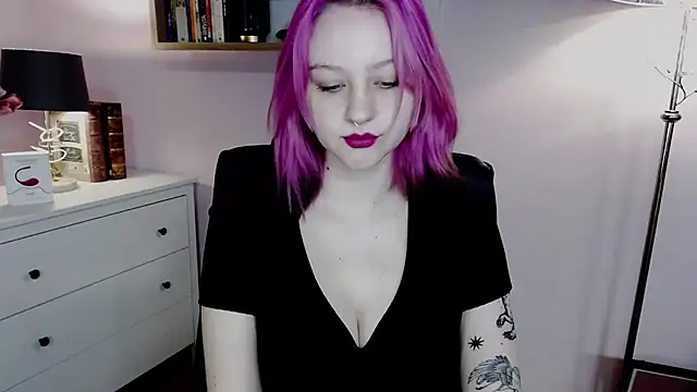 Snapshot of MadelineLust chatting on 01.19.25 MadelineLust online show from 01.19.25