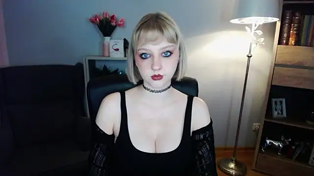 Snapshot of MadelineLust chatting on 09.28.25 MadelineLust online show from 09.28.25